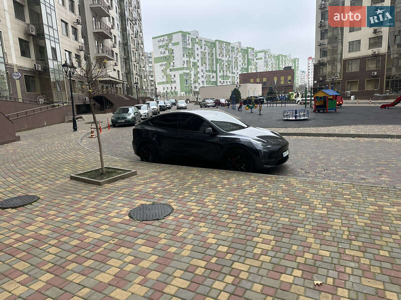 Внедорожник / Кроссовер Tesla Model Y 2024 в Одессе