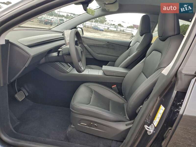 Внедорожник / Кроссовер Tesla Model Y 2025 в Киеве