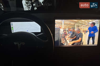 Позашляховик / Кросовер Tesla Model Y 2024 в Києві