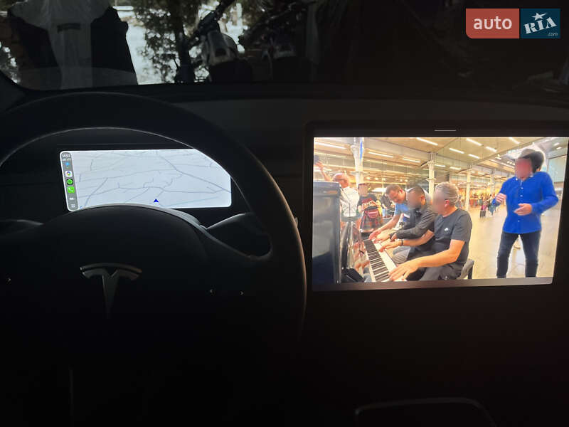 Позашляховик / Кросовер Tesla Model Y 2024 в Києві