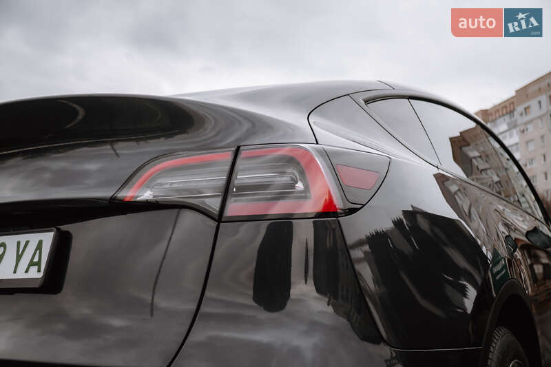 Внедорожник / Кроссовер Tesla Model Y 2024 в Запорожье