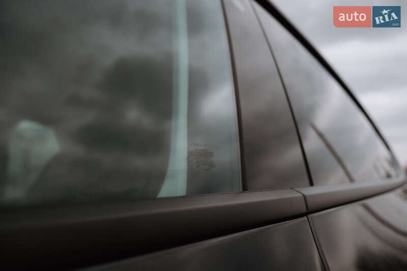 Внедорожник / Кроссовер Tesla Model Y 2024 в Запорожье