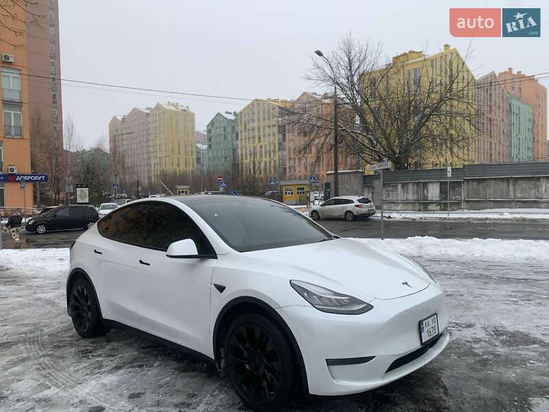 Позашляховик / Кросовер Tesla Model Y 2021 в Києві