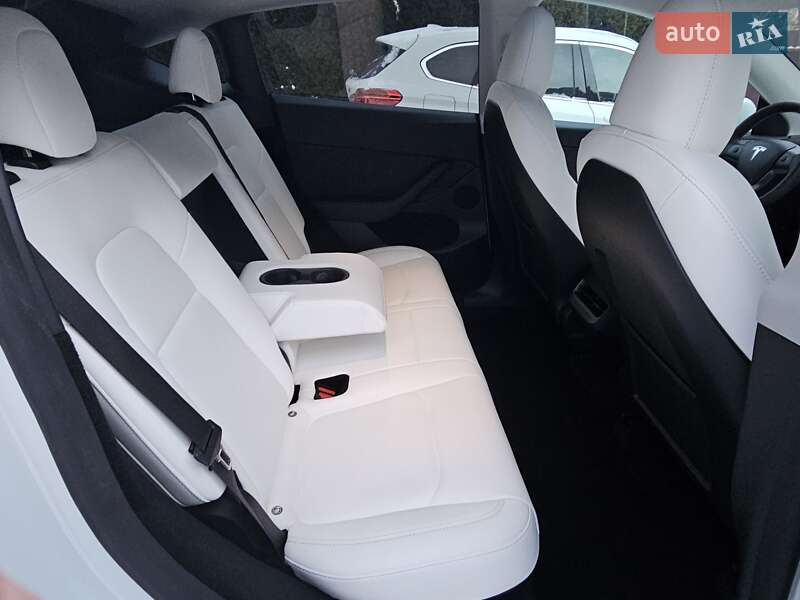 Внедорожник / Кроссовер Tesla Model Y 2023 в Львове