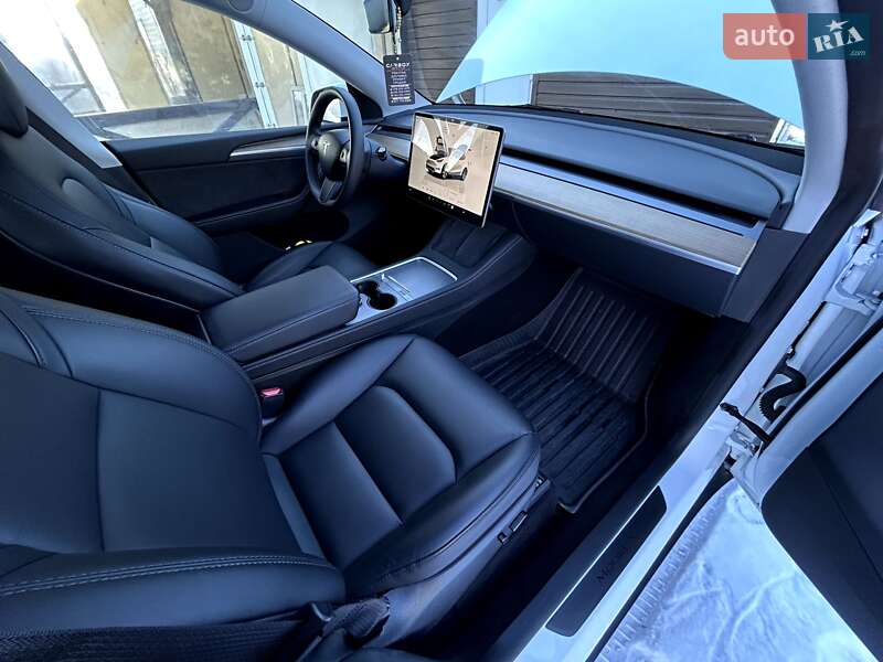 Внедорожник / Кроссовер Tesla Model Y 2023 в Львове