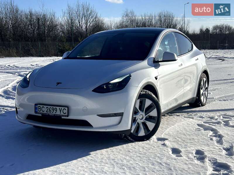 Tesla Model Y 2023