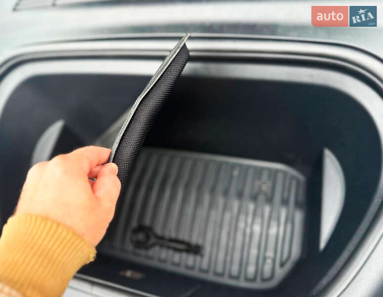 Внедорожник / Кроссовер Tesla Model Y 2022 в Каменском