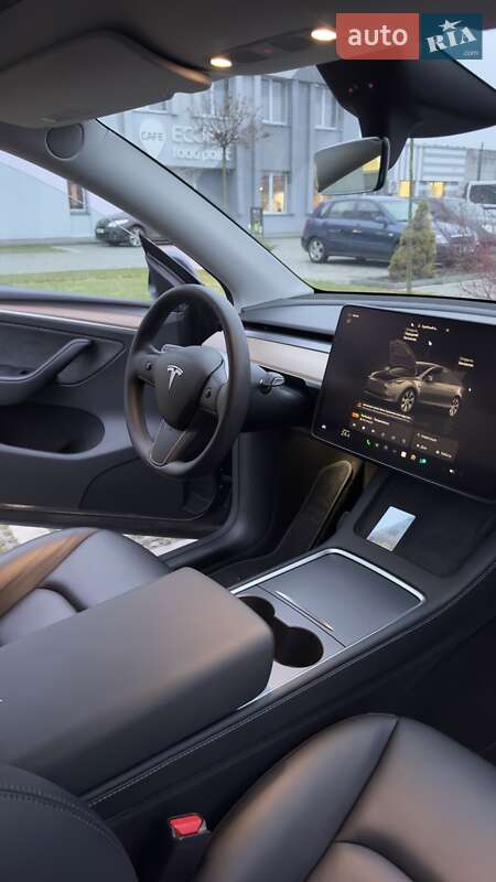 Внедорожник / Кроссовер Tesla Model Y 2023 в Львове
