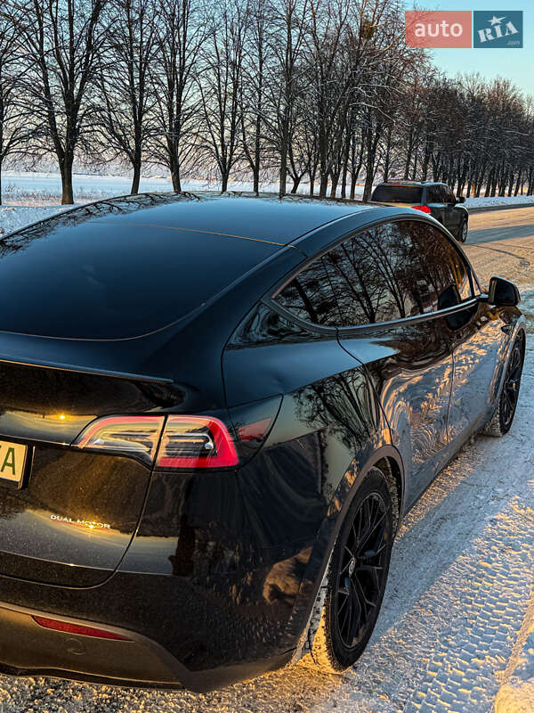 Позашляховик / Кросовер Tesla Model Y 2023 в Києві