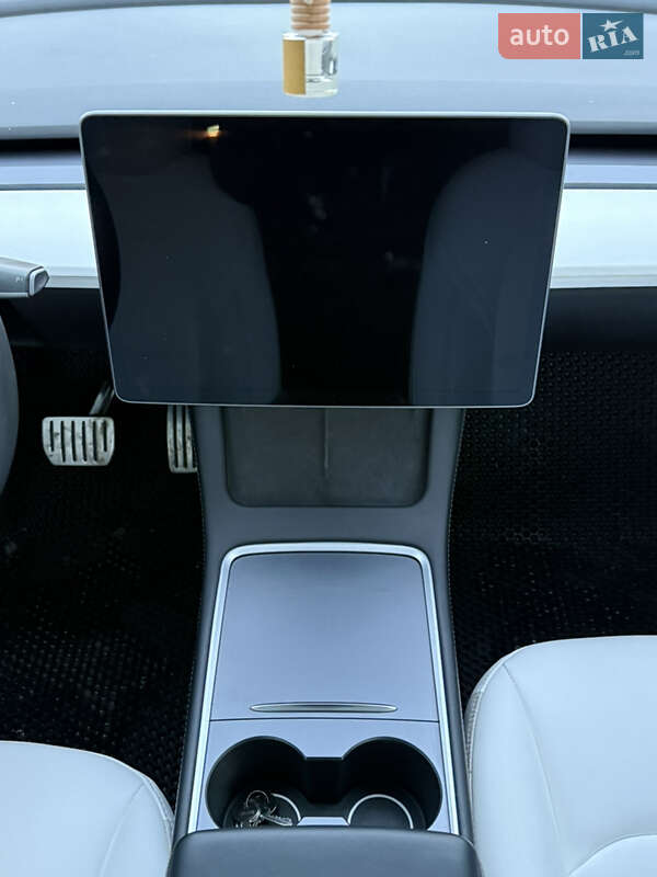 Позашляховик / Кросовер Tesla Model Y 2023 в Києві