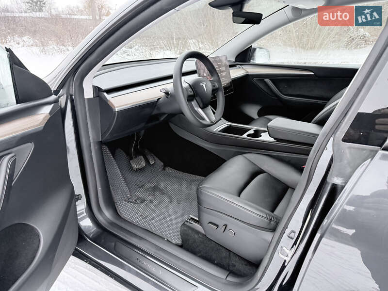 Внедорожник / Кроссовер Tesla Model Y 2025 в Калиновке