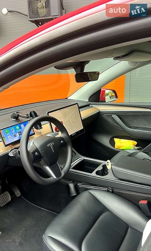 Внедорожник / Кроссовер Tesla Model Y 2023 в Ужгороде