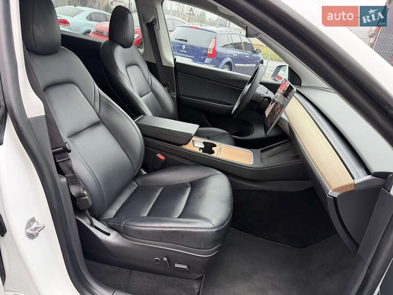 Позашляховик / Кросовер Tesla Model Y 2020 в Луцьку