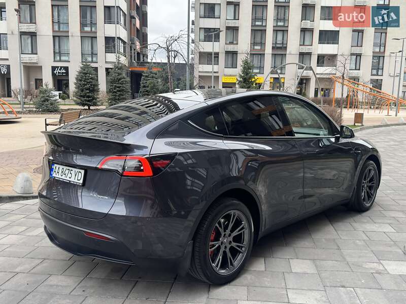 Внедорожник / Кроссовер Tesla Model Y 2024 в Киеве