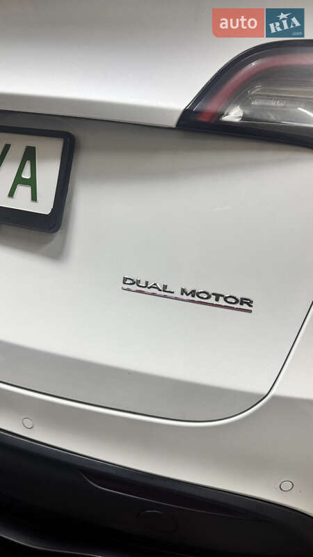 Внедорожник / Кроссовер Tesla Model Y 2022 в Черновцах