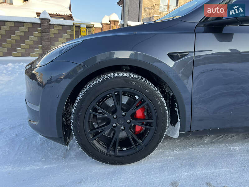 Внедорожник / Кроссовер Tesla Model Y 2021 в Ровно