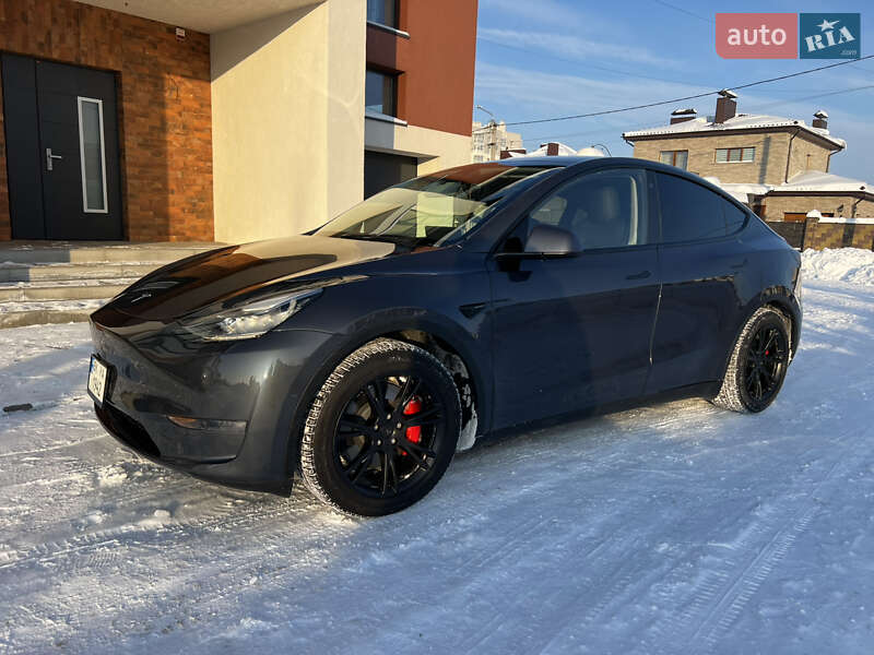Внедорожник / Кроссовер Tesla Model Y 2021 в Ровно