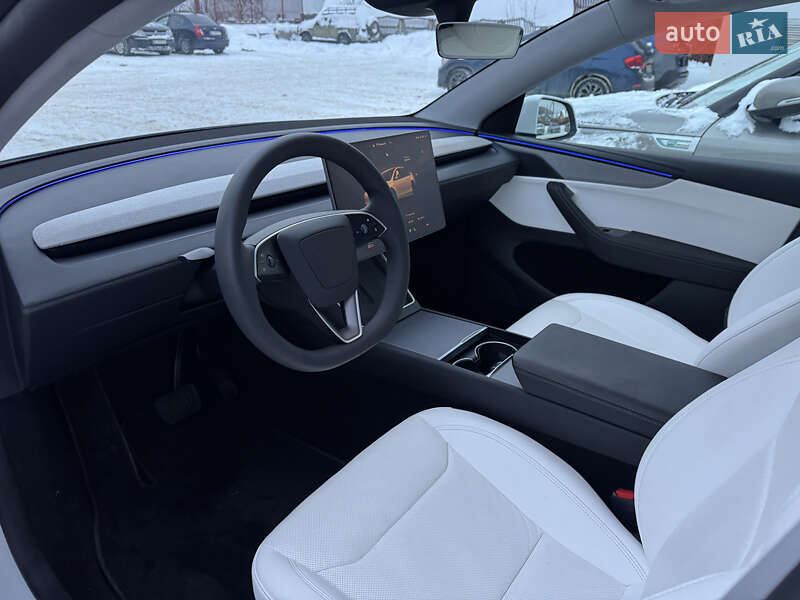 Внедорожник / Кроссовер Tesla Model Y 2025 в Львове
