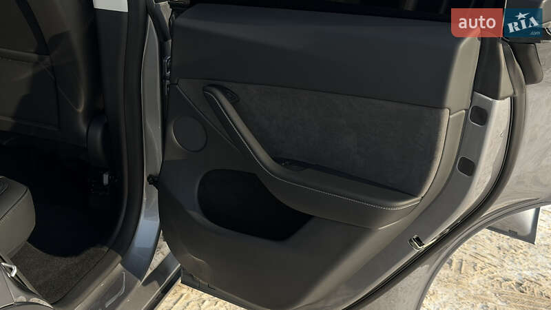 Внедорожник / Кроссовер Tesla Model Y 2024 в Виннице