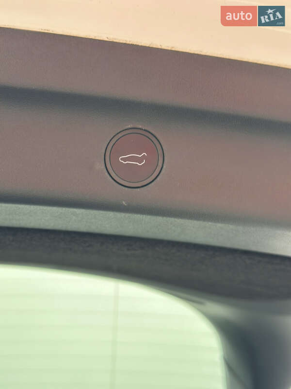 Внедорожник / Кроссовер Tesla Model Y 2023 в Киеве