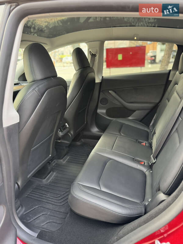 Внедорожник / Кроссовер Tesla Model Y 2024 в Новомосковске