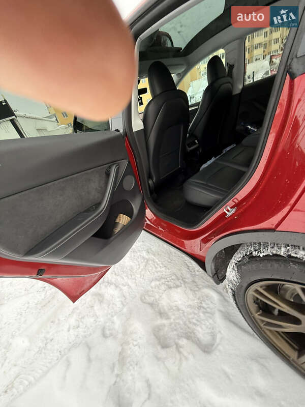 Внедорожник / Кроссовер Tesla Model Y 2023 в Киеве