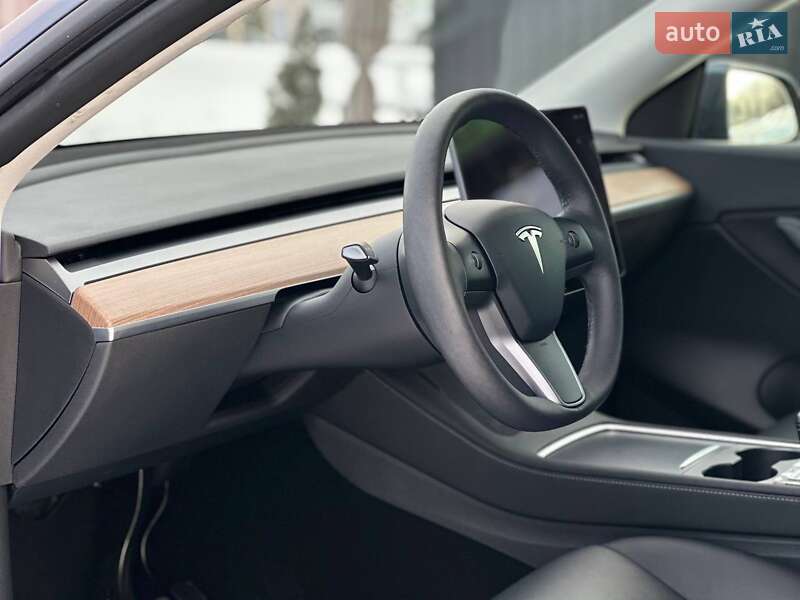 Внедорожник / Кроссовер Tesla Model Y 2022 в Киеве