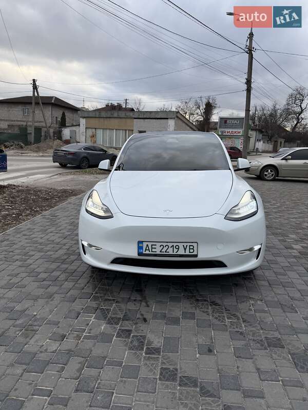 Tesla Model Y 2023