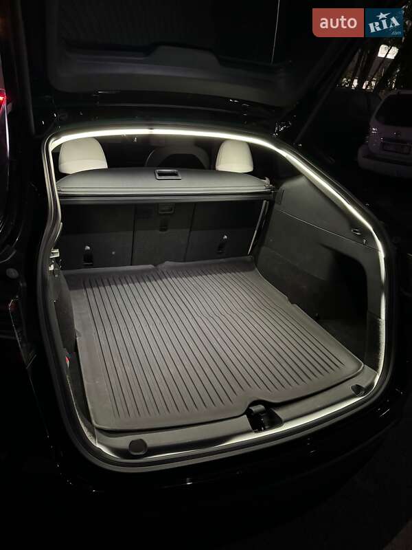 Внедорожник / Кроссовер Tesla Model Y 2022 в Днепре