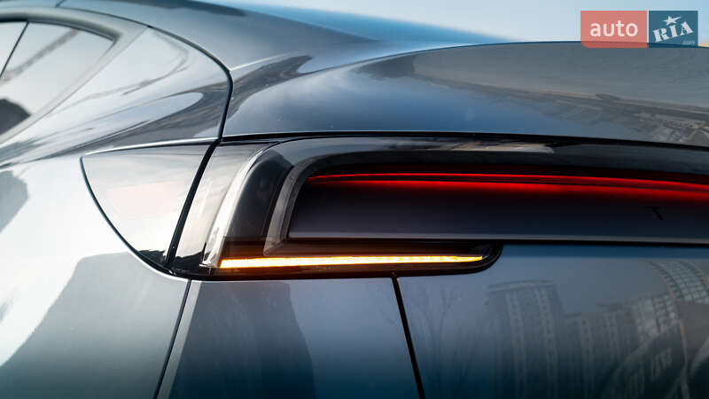 Внедорожник / Кроссовер Tesla Model Y 2025 в Киеве