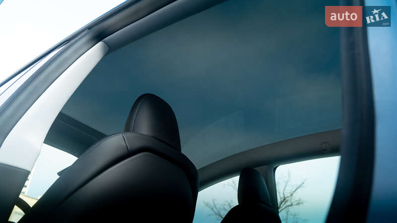 Внедорожник / Кроссовер Tesla Model Y 2025 в Киеве