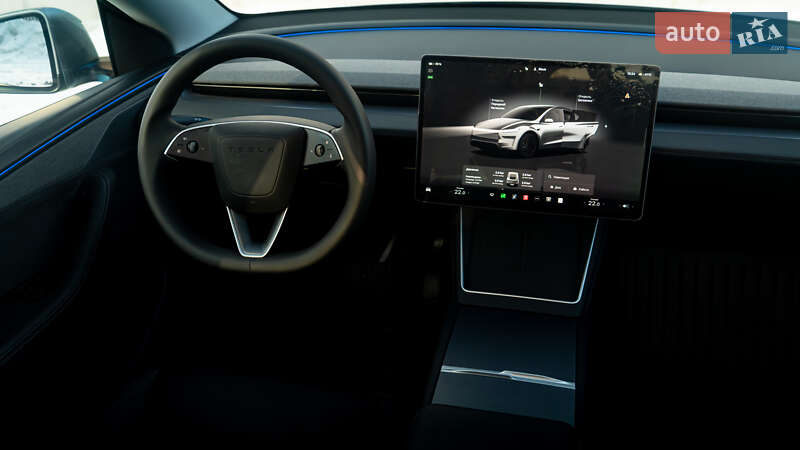 Внедорожник / Кроссовер Tesla Model Y 2025 в Киеве