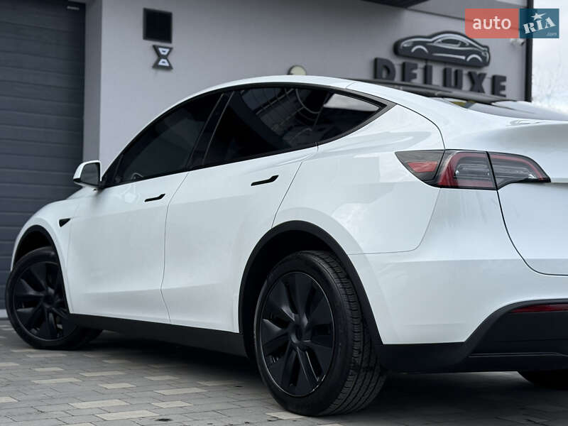 Внедорожник / Кроссовер Tesla Model Y 2024 в Дрогобыче