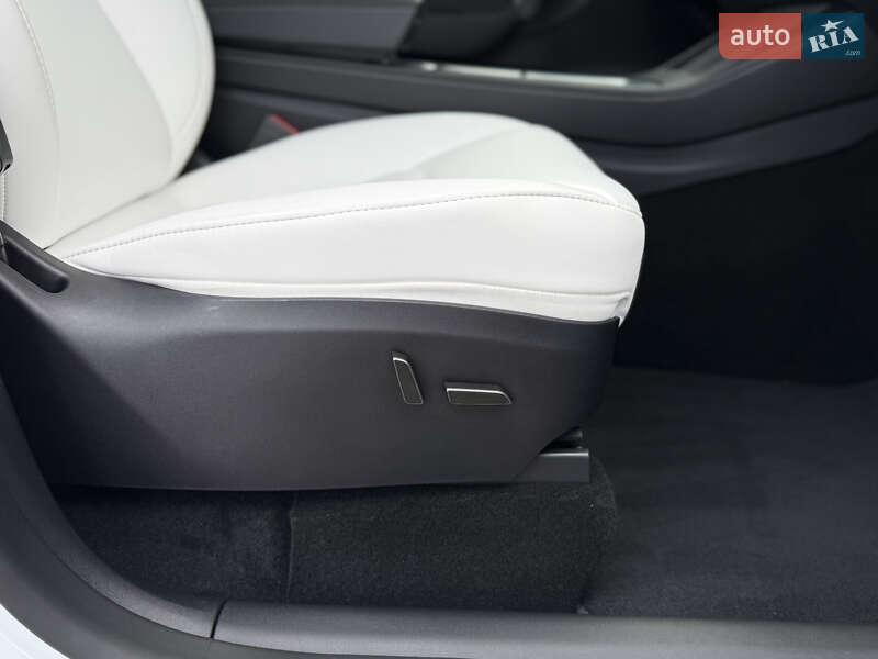 Внедорожник / Кроссовер Tesla Model Y 2024 в Дрогобыче