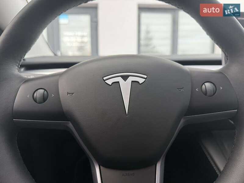 Внедорожник / Кроссовер Tesla Model Y 2024 в Дрогобыче