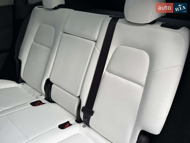 Внедорожник / Кроссовер Tesla Model Y 2024 в Дрогобыче