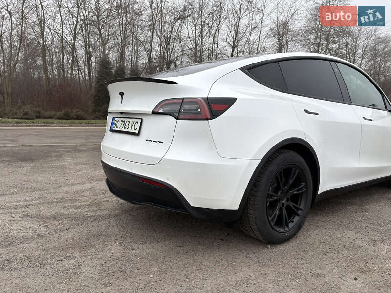 Позашляховик / Кросовер Tesla Model Y 2021 в Львові