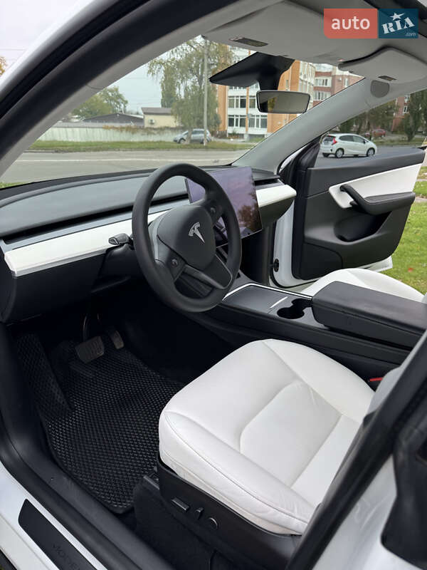 Позашляховик / Кросовер Tesla Model Y 2021 в Кременчуці