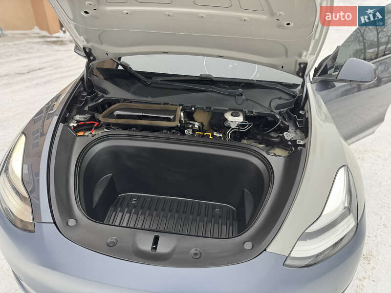 Внедорожник / Кроссовер Tesla Model Y 2020 в Луцке