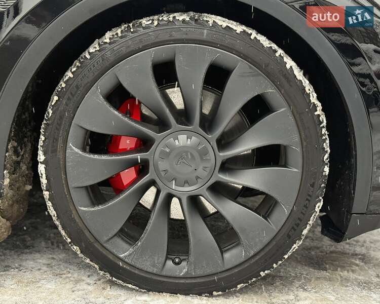 Внедорожник / Кроссовер Tesla Model Y 2021 в Киеве