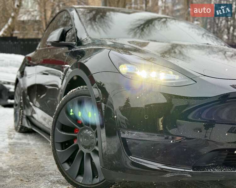 Внедорожник / Кроссовер Tesla Model Y 2021 в Киеве