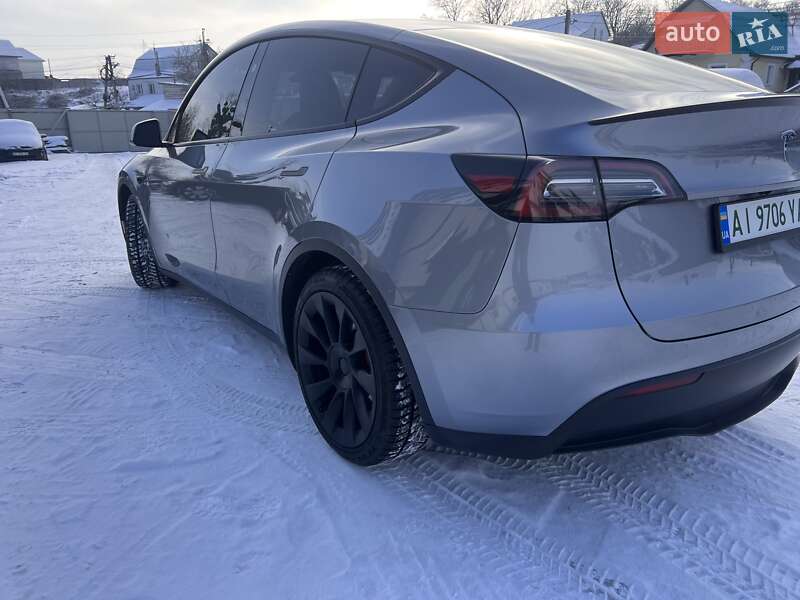 Позашляховик / Кросовер Tesla Model Y 2024 в Києві