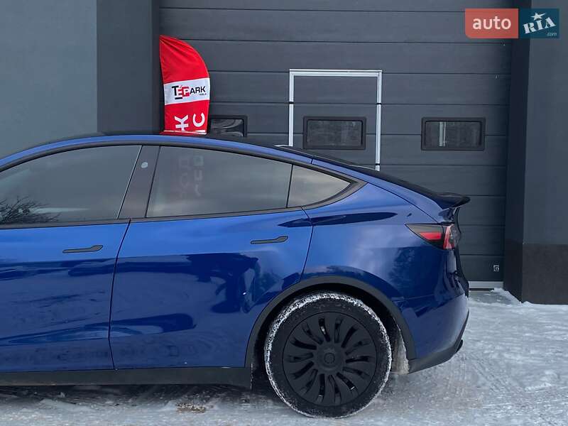 Внедорожник / Кроссовер Tesla Model Y 2024 в Киеве