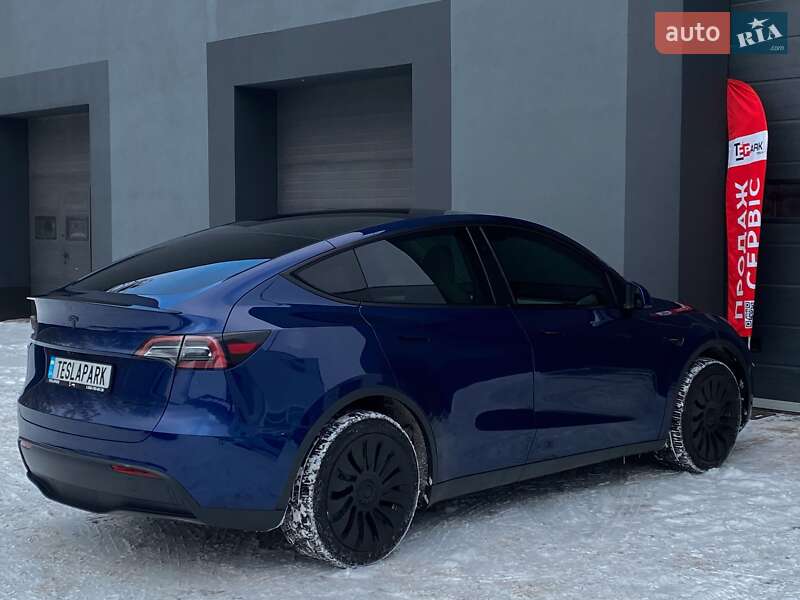 Внедорожник / Кроссовер Tesla Model Y 2024 в Киеве