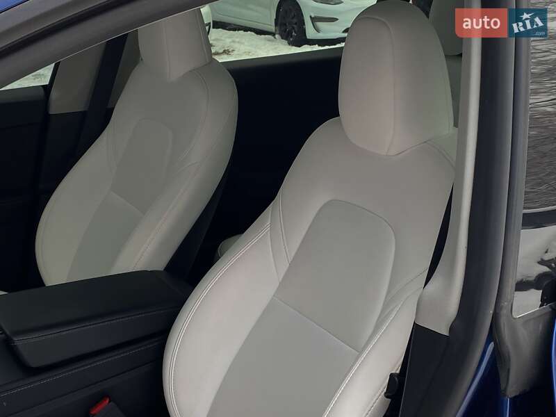 Внедорожник / Кроссовер Tesla Model Y 2024 в Киеве