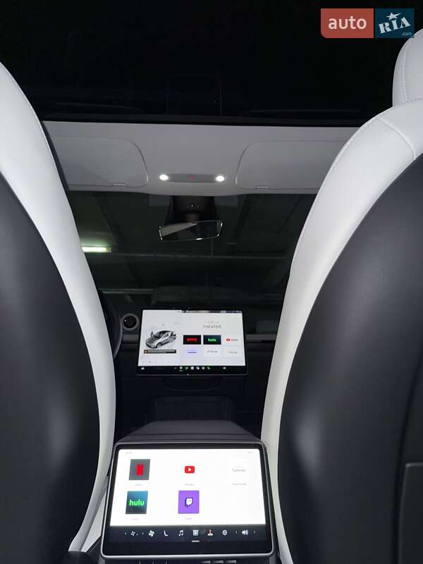 Внедорожник / Кроссовер Tesla Model Y 2025 в Киеве