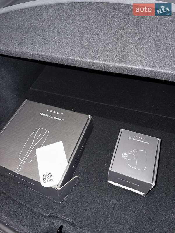 Внедорожник / Кроссовер Tesla Model Y 2025 в Киеве