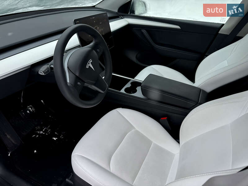 Внедорожник / Кроссовер Tesla Model Y 2023 в Ровно