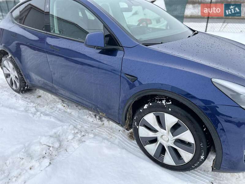 Позашляховик / Кросовер Tesla Model Y 2023 в Куликові