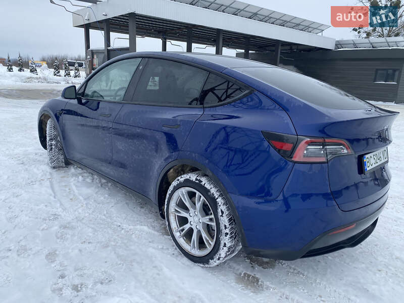 Внедорожник / Кроссовер Tesla Model Y 2023 в Львове